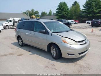  Salvage Toyota Sienna