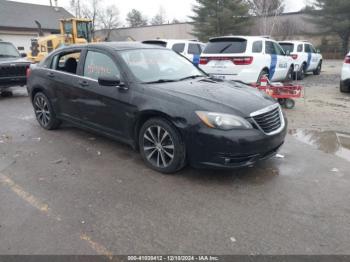  Salvage Chrysler 200