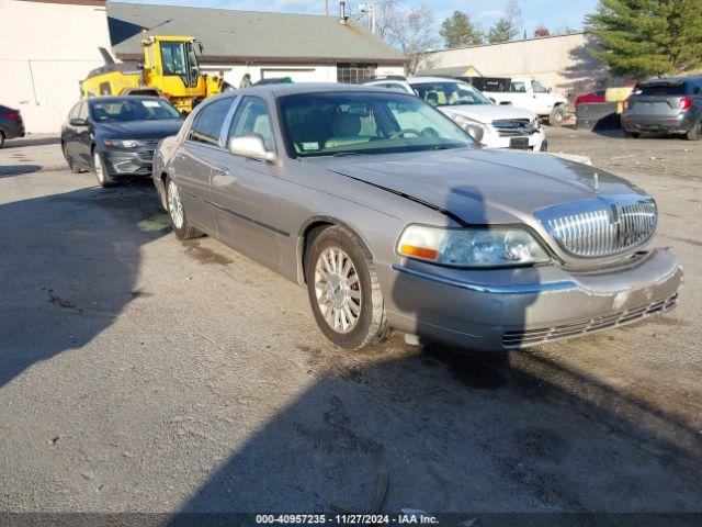  Salvage Lincoln Towncar