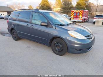  Salvage Toyota Sienna