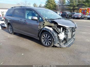  Salvage Toyota Sienna