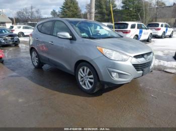  Salvage Hyundai TUCSON