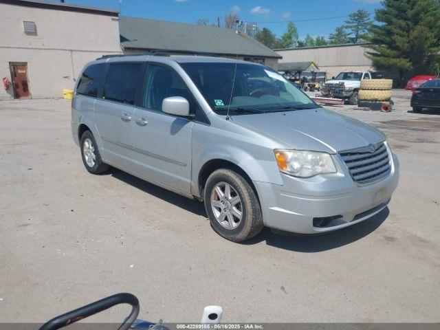  Salvage Chrysler Town & Country