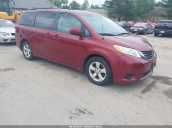  Salvage Toyota Sienna