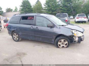  Salvage Toyota Sienna