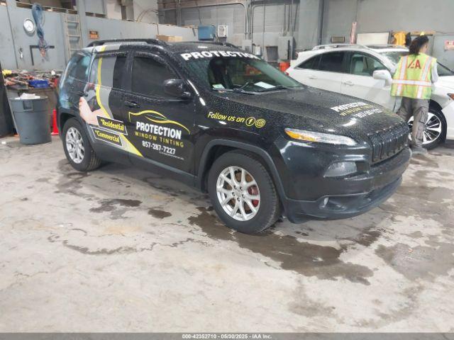  Salvage Jeep Cherokee