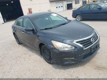  Salvage Nissan Altima