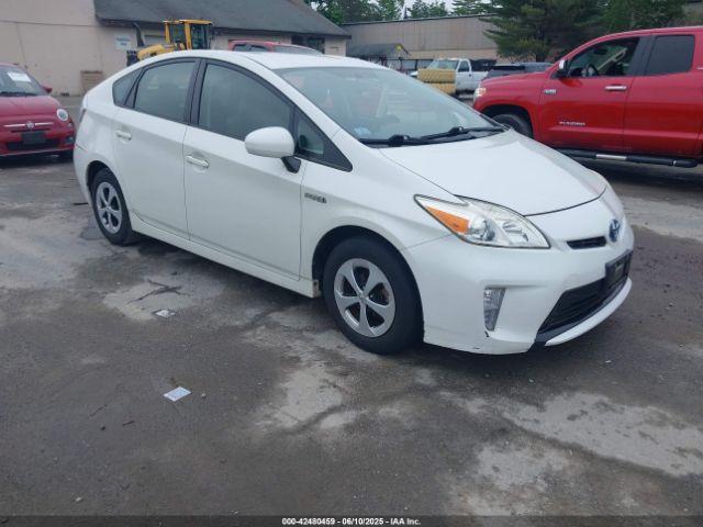  Salvage Toyota Prius