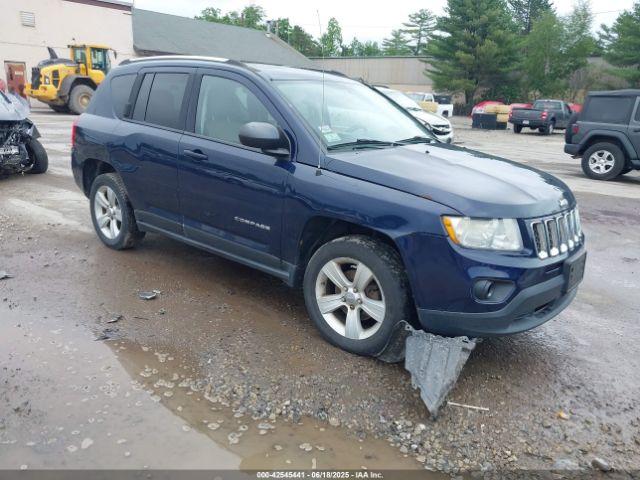  Salvage Jeep Compass