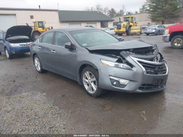  Salvage Nissan Altima