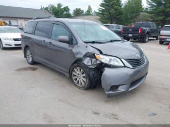 Salvage Toyota Sienna