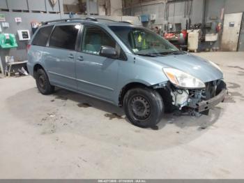 Salvage Toyota Sienna