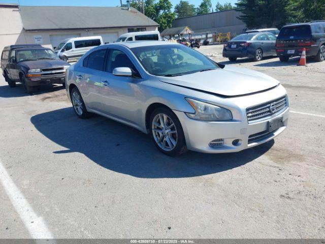  Salvage Nissan Maxima