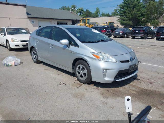  Salvage Toyota Prius