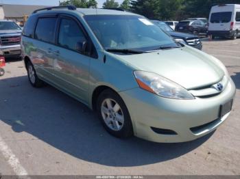  Salvage Toyota Sienna
