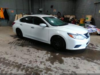  Salvage Nissan Altima