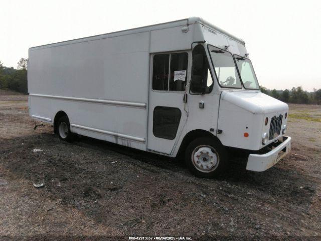  Salvage Freightliner Chassis
