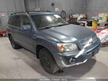  Salvage Toyota Highlander