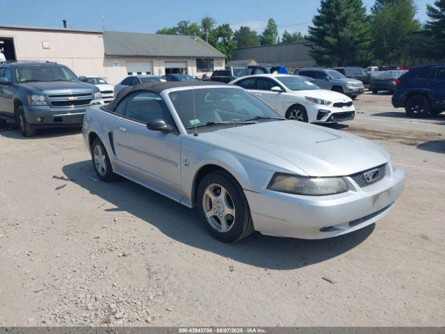  Salvage Ford Mustang