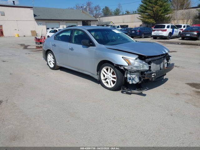  Salvage Nissan Maxima