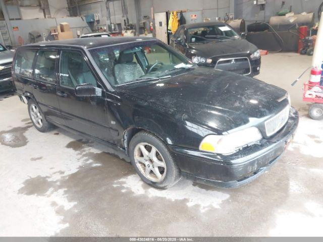  Salvage Volvo V70