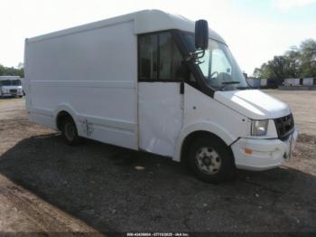  Salvage Isuzu Commercial Van