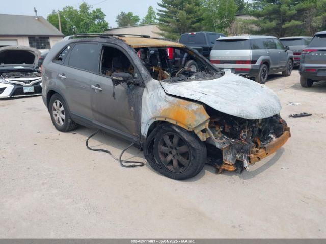  Salvage Kia Sorento