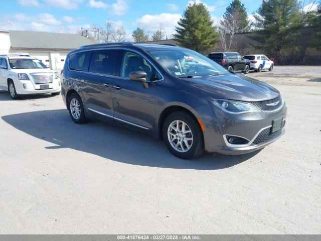  Salvage Chrysler Pacifica
