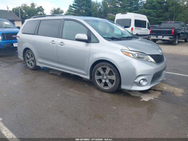  Salvage Toyota Sienna