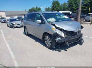 Salvage Toyota Sienna