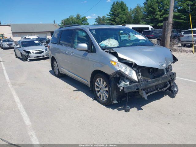  Salvage Toyota Sienna