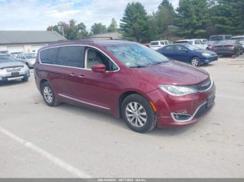  Salvage Chrysler Pacifica