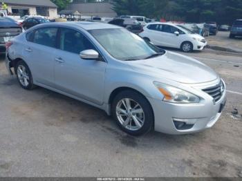  Salvage Nissan Altima