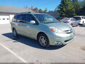  Salvage Toyota Sienna
