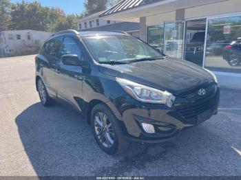  Salvage Hyundai TUCSON