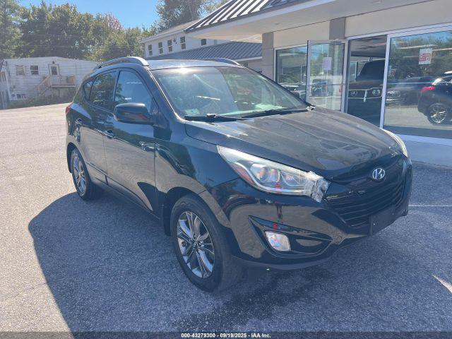  Salvage Hyundai TUCSON