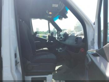  Salvage Mercedes-Benz Sprinter 2500