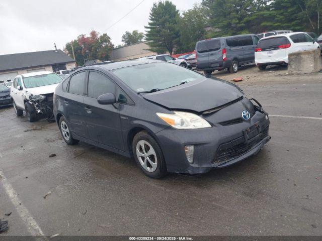  Salvage Toyota Prius