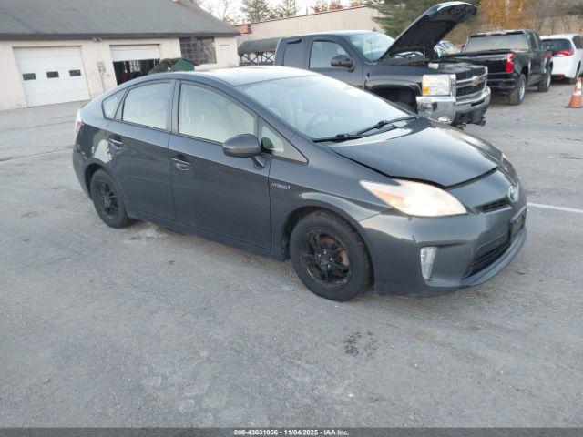  Salvage Toyota Prius