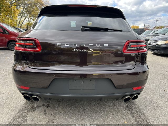 Porsche Macan S Image 11