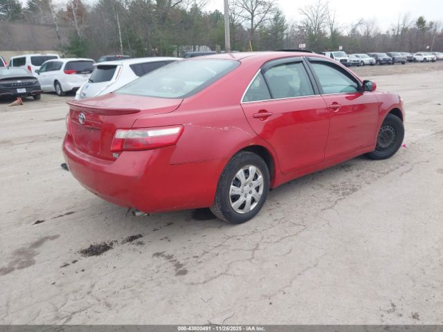 Toyota Camry Le Image 6