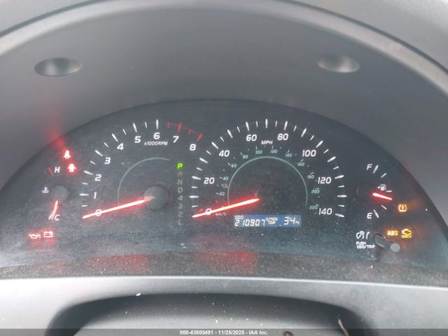 Toyota Camry Le Image 5