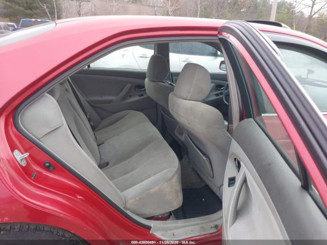 Toyota Camry Le Image 7