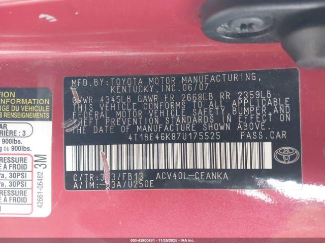 Toyota Camry Le Image 8