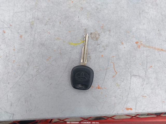 Toyota Camry Le Image 12