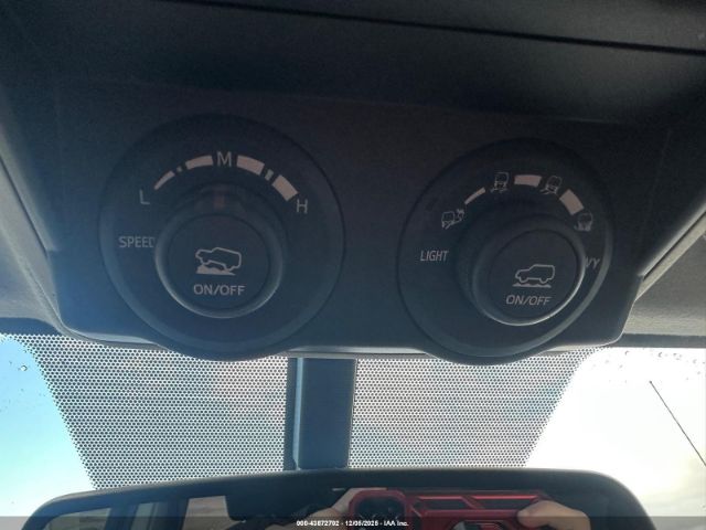 Toyota 4Runner Trail V6 Image 14