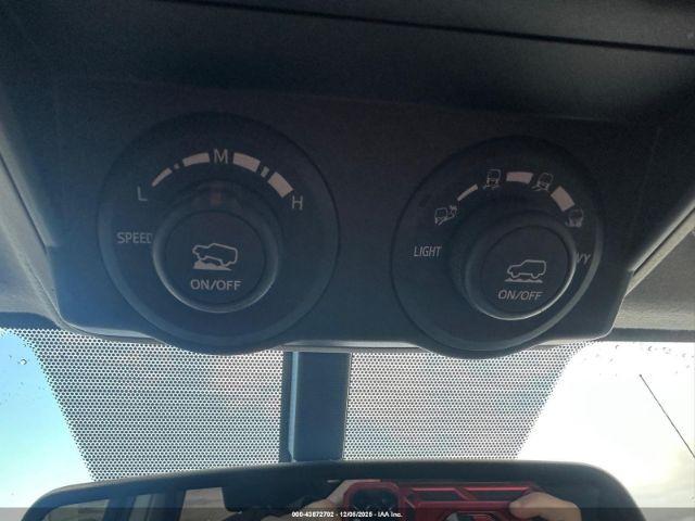 Toyota 4Runner Trail V6 Image 14