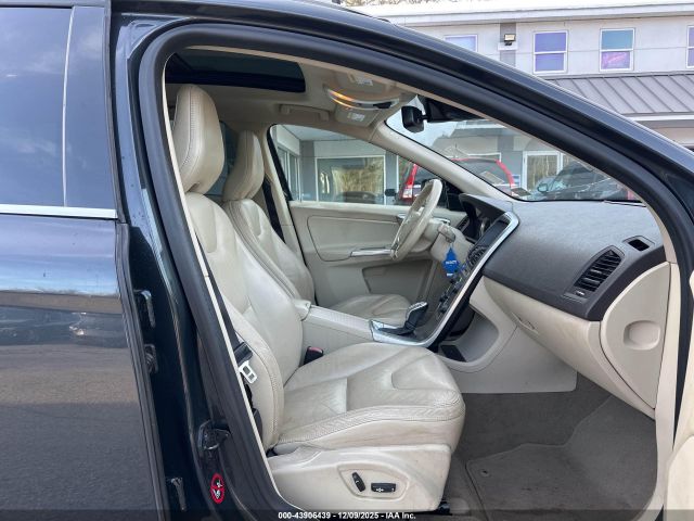 Volvo XC60 T6 Image 8