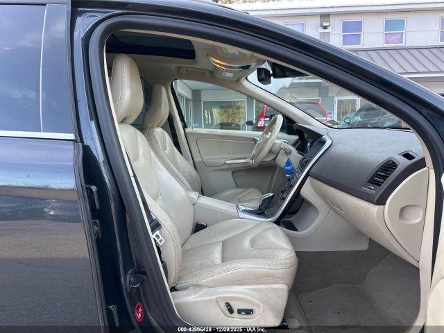 Volvo XC60 T6 Image 8