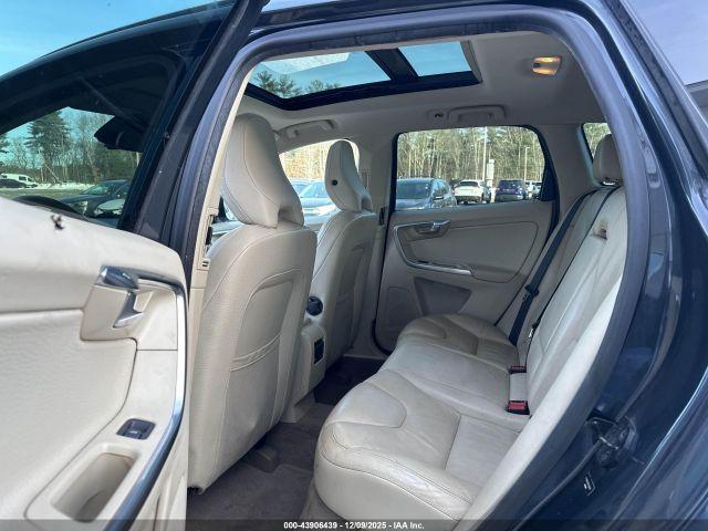 Volvo XC60 T6 Image 7